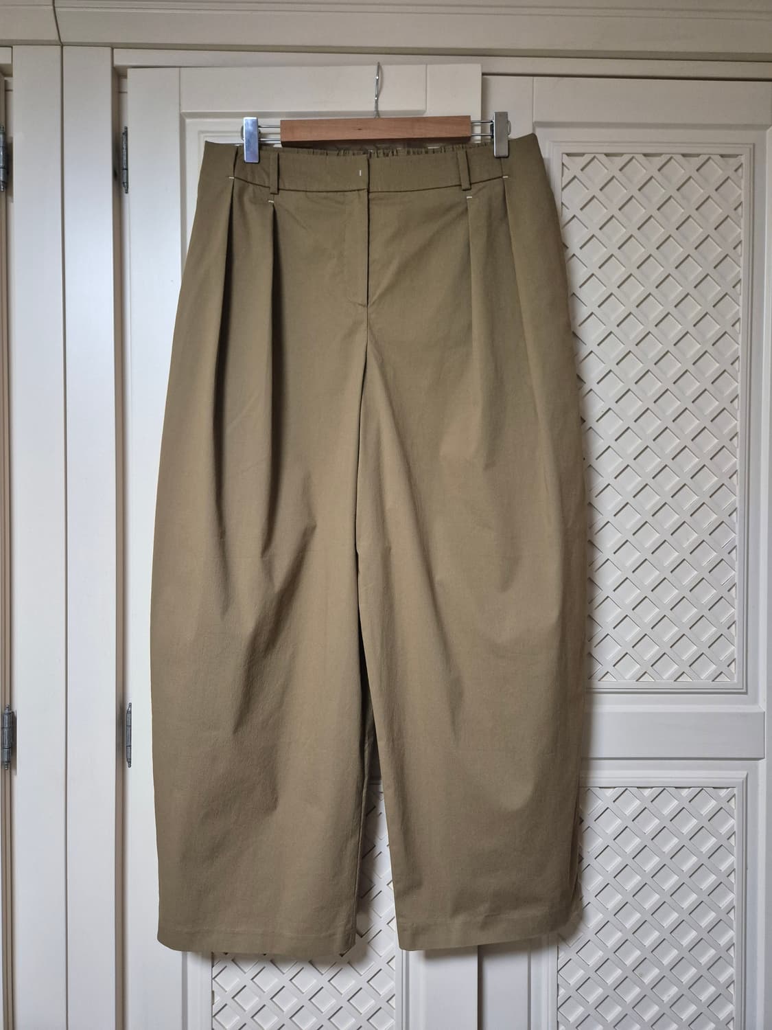 LEBEIGE 르베이지 핀턱 와이드 슬랙스 2024 상품이미지1