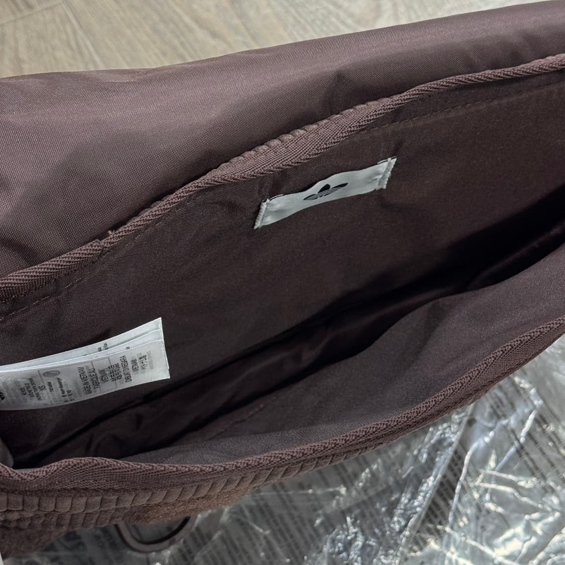아디다스 코듀로이 메신저백 쉐도우 브라운 상품이미지3
