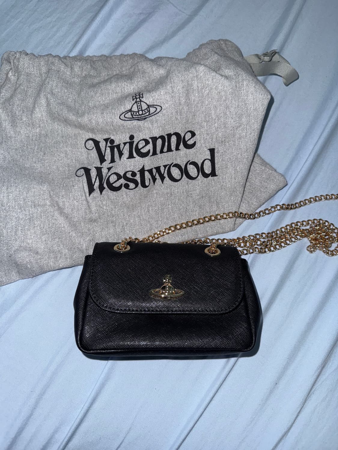 (새상품) 비비안 웨스트우드 사피아노 바이오그린 스몰 퍼스 크로스백 블랙 상품이미지1