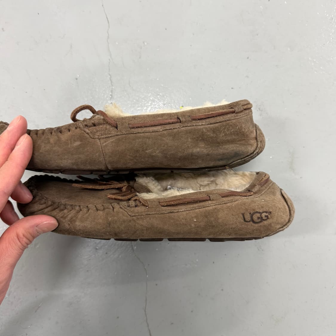 240 어그 다코타 모카신 슬리퍼 0317T 상품이미지2