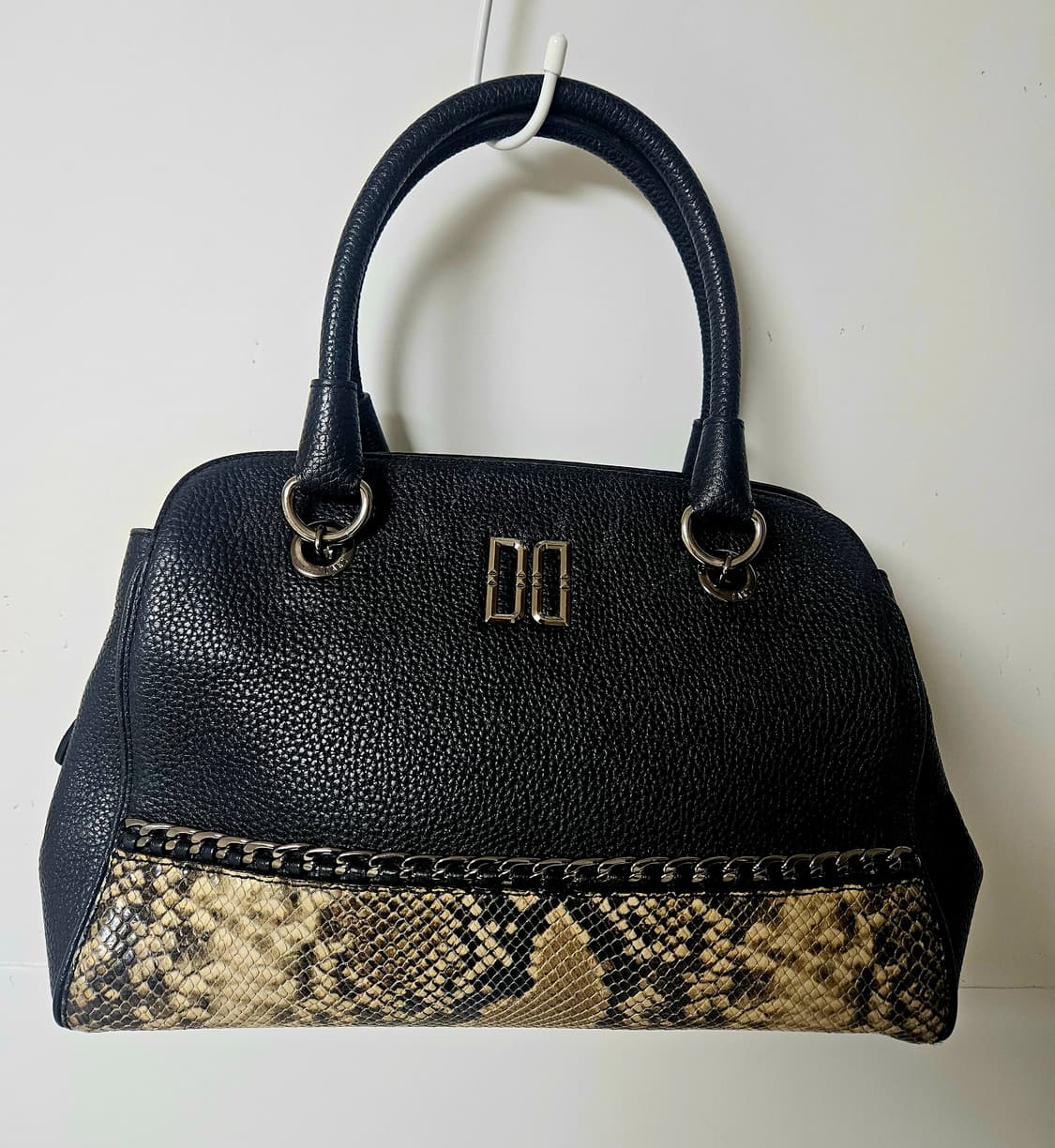 닥스 DAKS 가죽 핸드백 (블랙/파이톤 배색) 상품이미지1