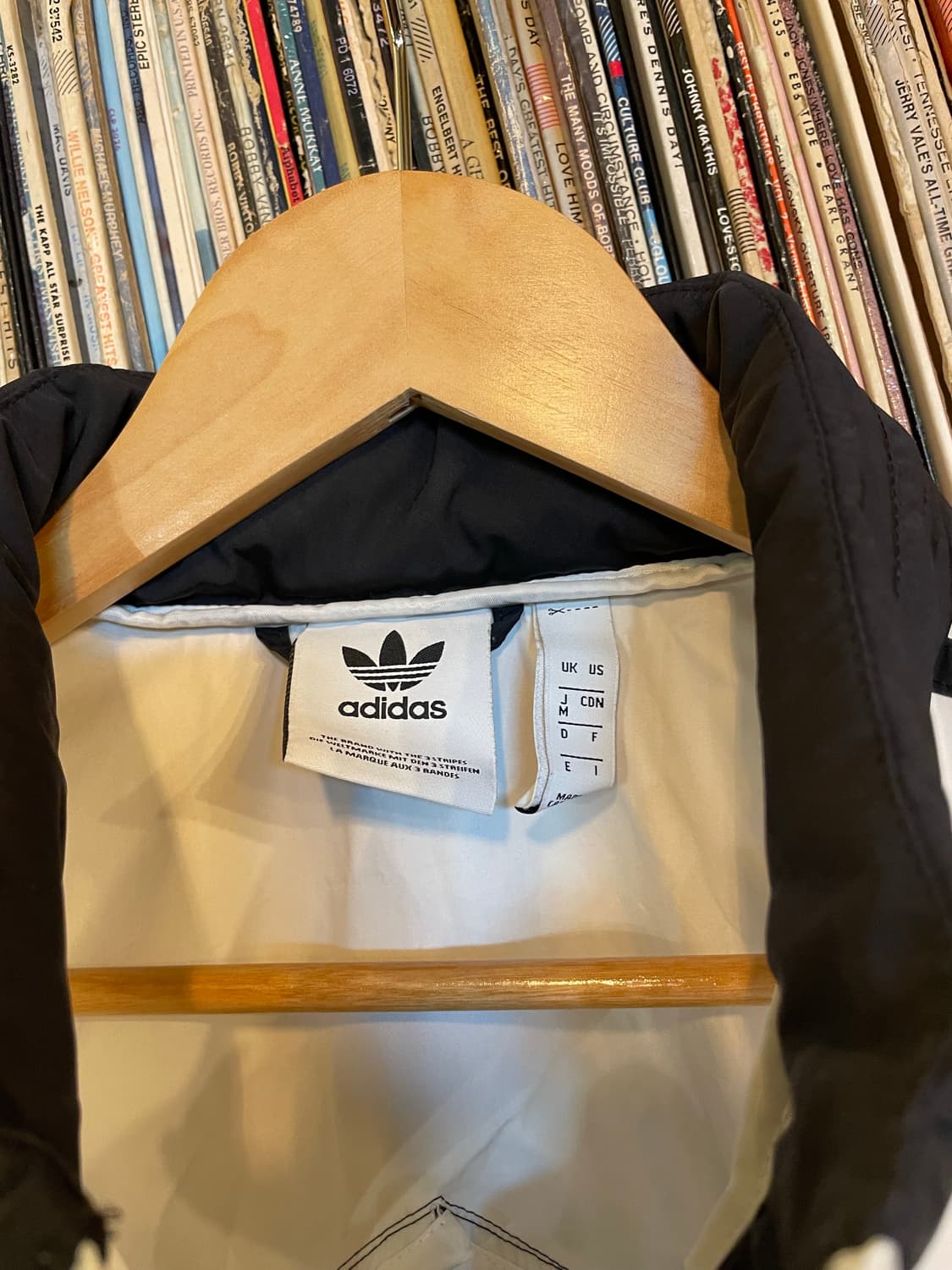 아디다스 화이트 배색 히든후디 윈드러너 자켓 상품이미지5