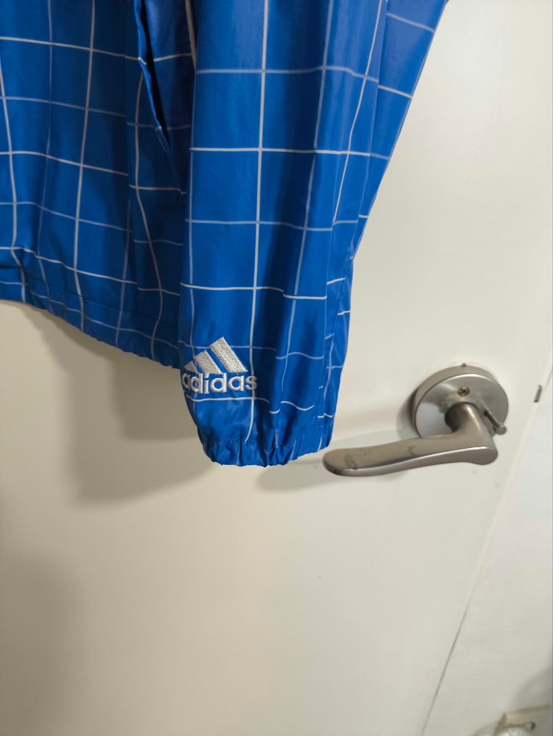 105 아디다스 스퀘어 나일론 체크 바람막이 블루 상품이미지3