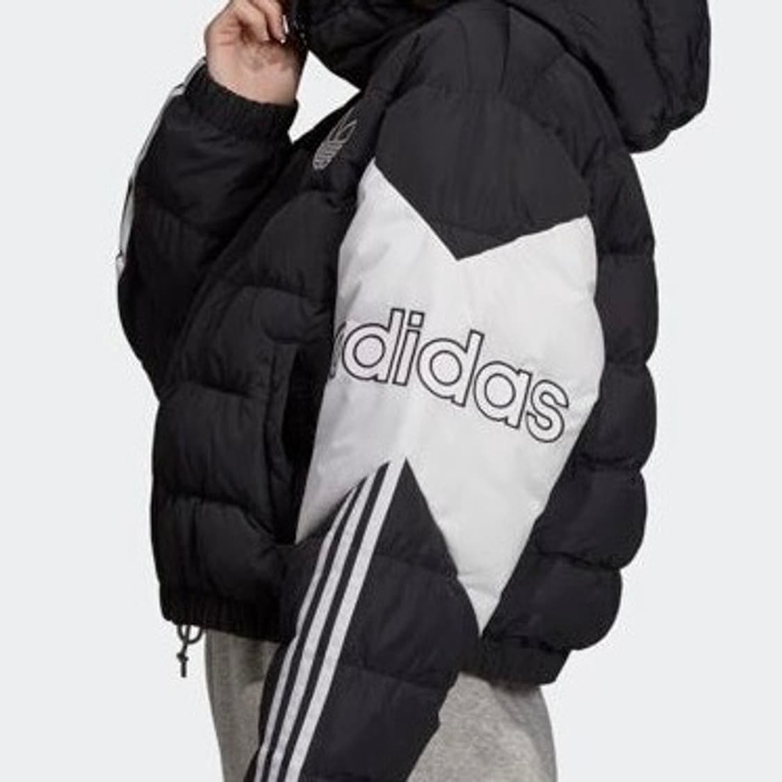 제니 아디다스 우먼즈 크롭 숏패딩 상품이미지2