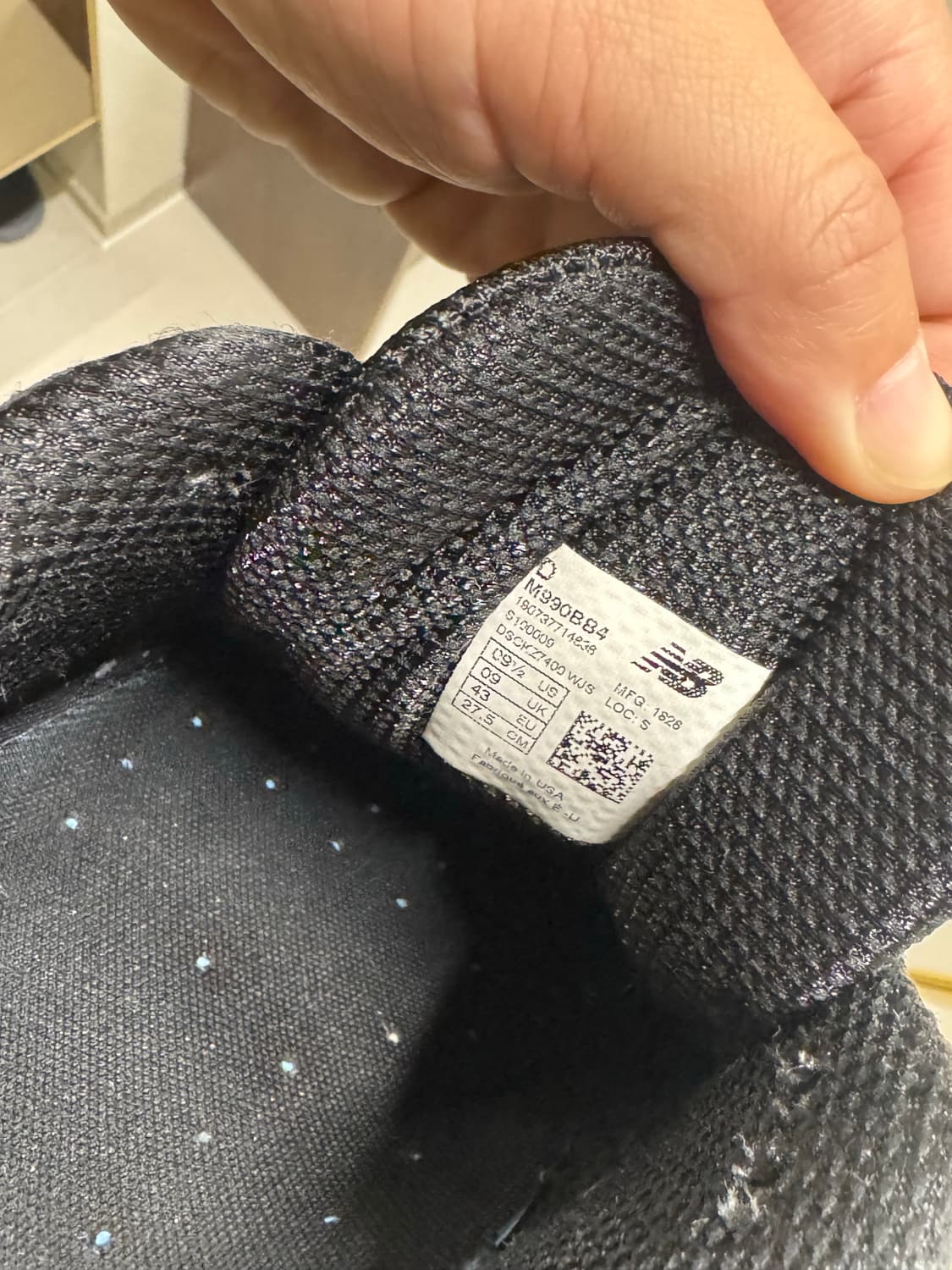 뉴발란스 990v4 올블랙 상품이미지3