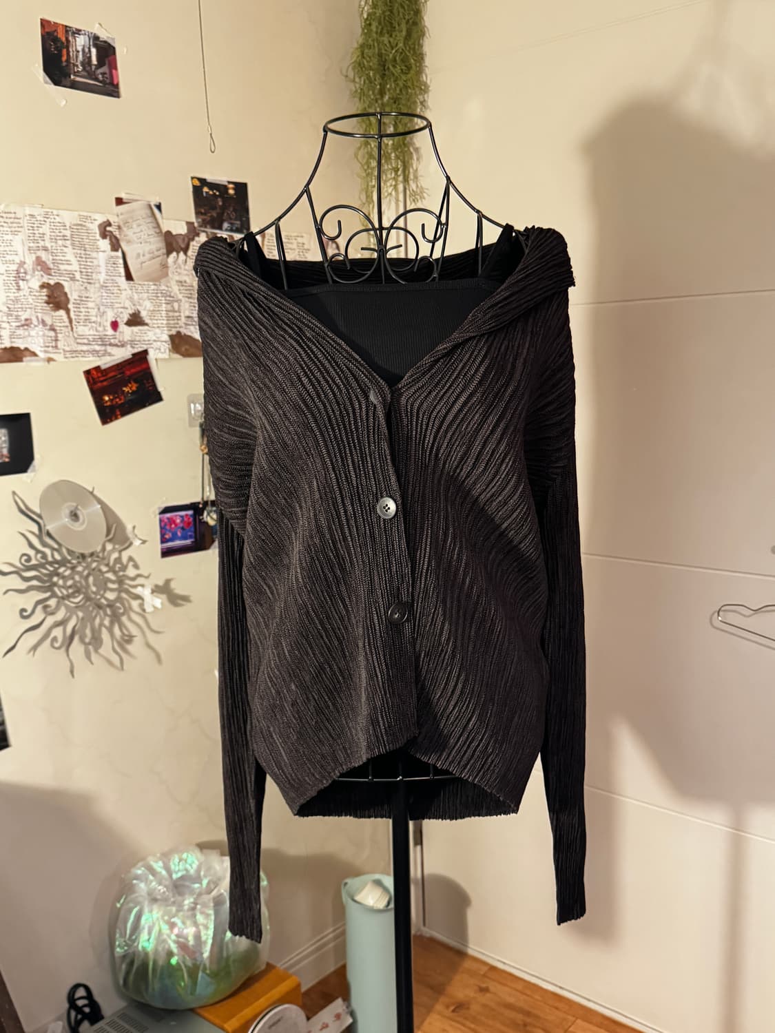 Dark choco crinkle blouse 상품이미지3