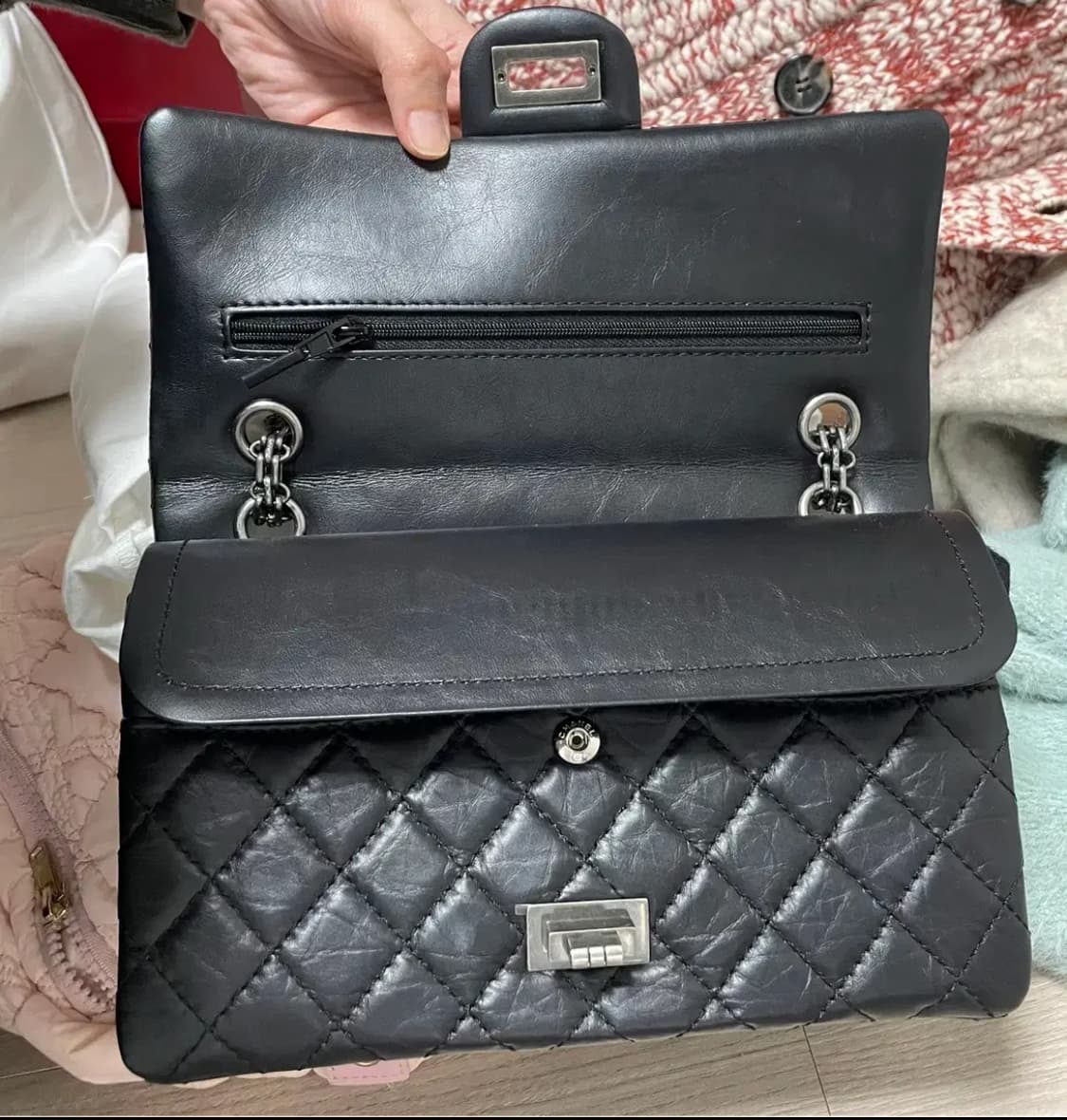 빈티지샤넬 은장 블랙 체인 미디움 플립백 카프스킨 미듐 숄더 상품이미지3