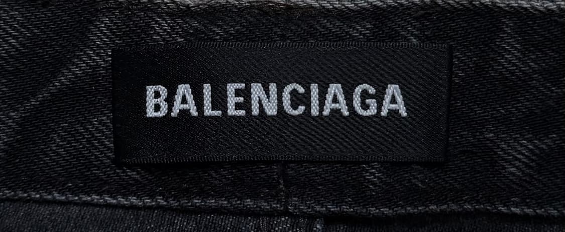 발렌시아가 컷 오프 블랙 워싱 데님 팬츠 상품이미지4