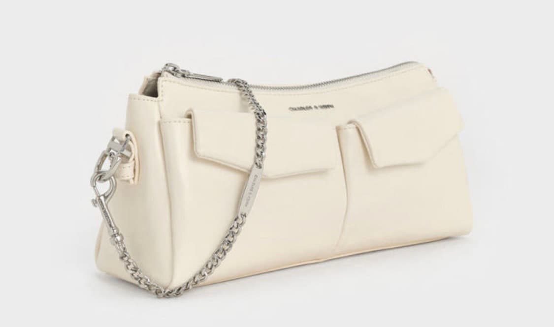 [찰스앤키스] 한소희 레이첼 이롱게이티드 포켓 체인백 크림색 상품이미지6