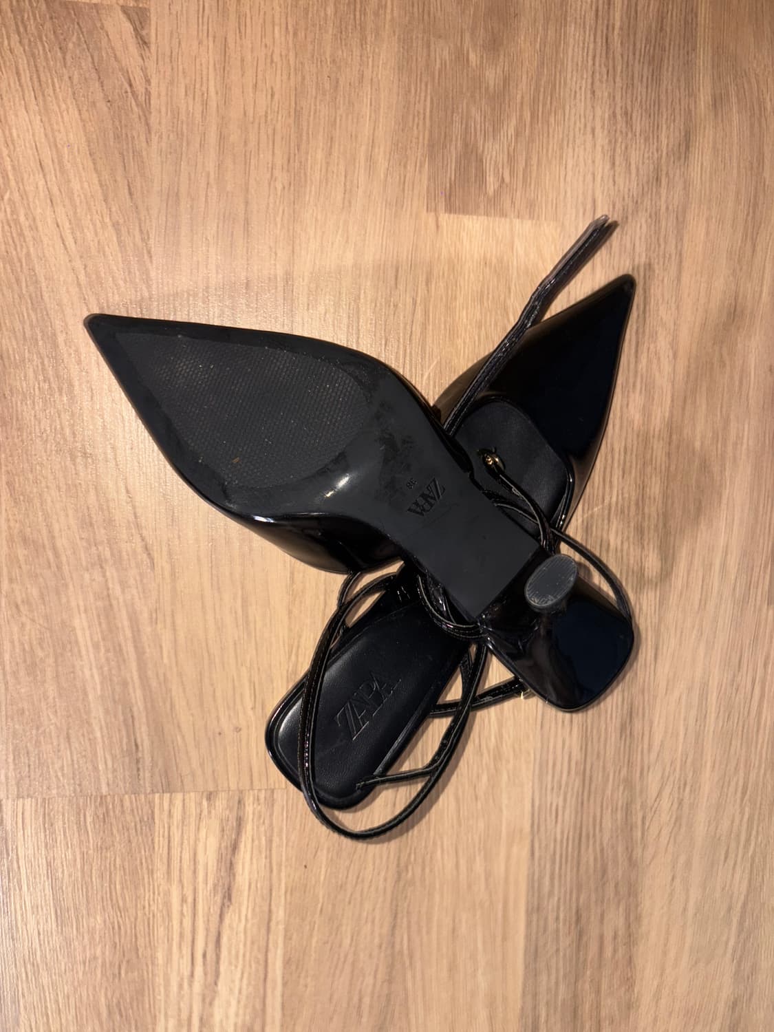 자라 스트립 블랙 힐 상품이미지3