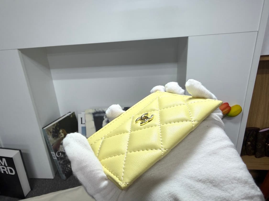 샤넬뷰티 램스킨 카드지갑 옐로우 풀박스 상품이미지10