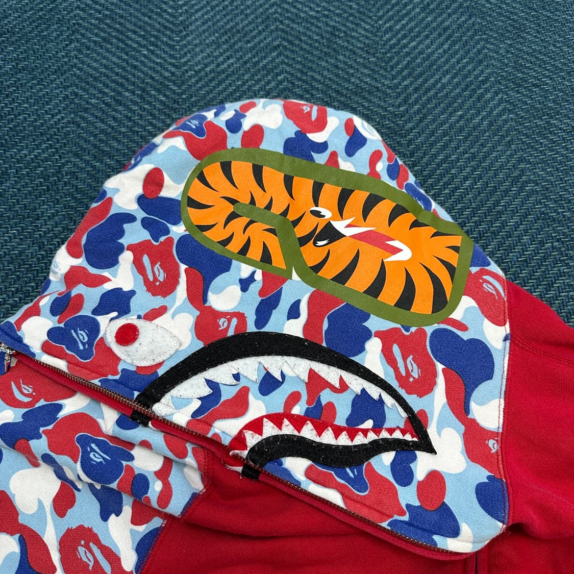 [L] 베이프 파리 컬렉션 후드집업 상품이미지3