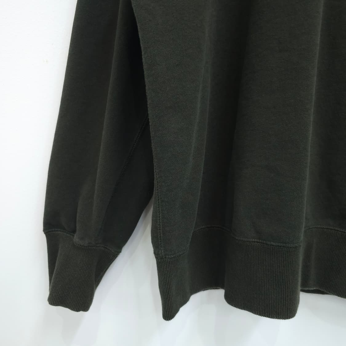 나이키 카키 스우시 맨투맨 스웻셔츠 상품이미지4