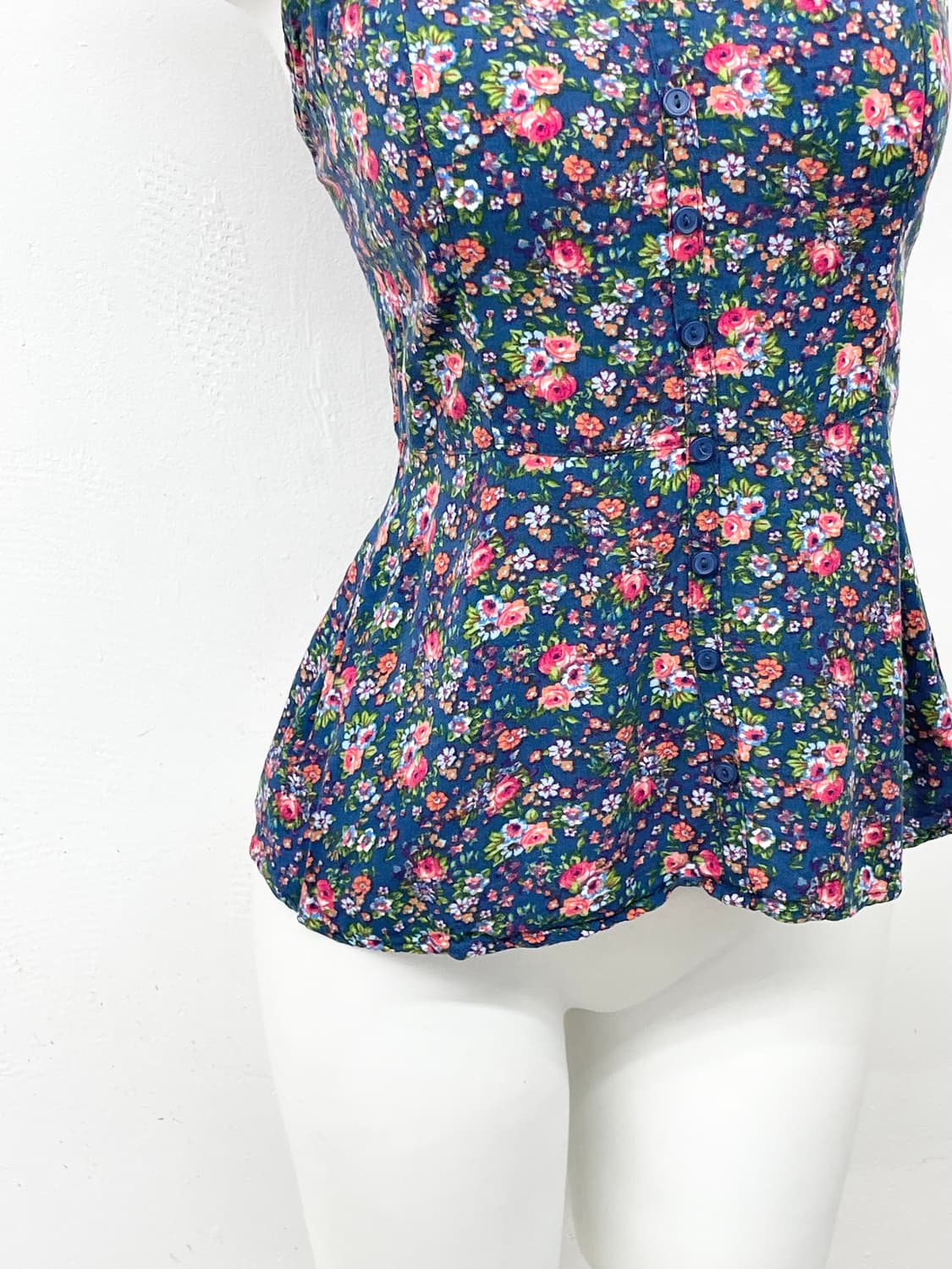 하구미 플로럴 버튼 슬리브리스 상품이미지3