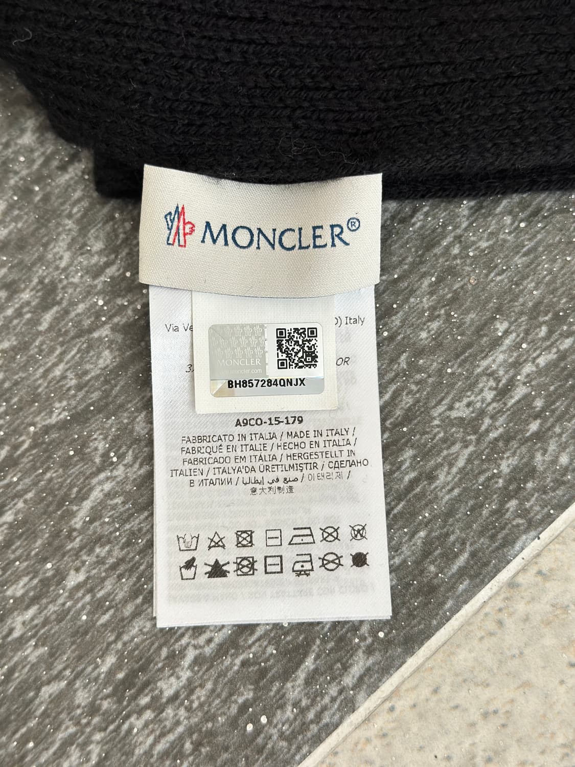 몽클레어 3컬러 와펜 울 머플러 상품이미지6