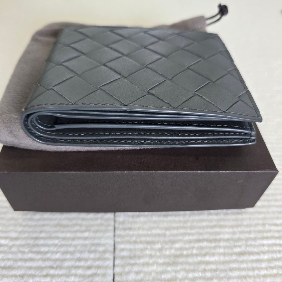 [중고/정품] 보테가 베네타 인트레치아토 반지갑 그레이 상품이미지8