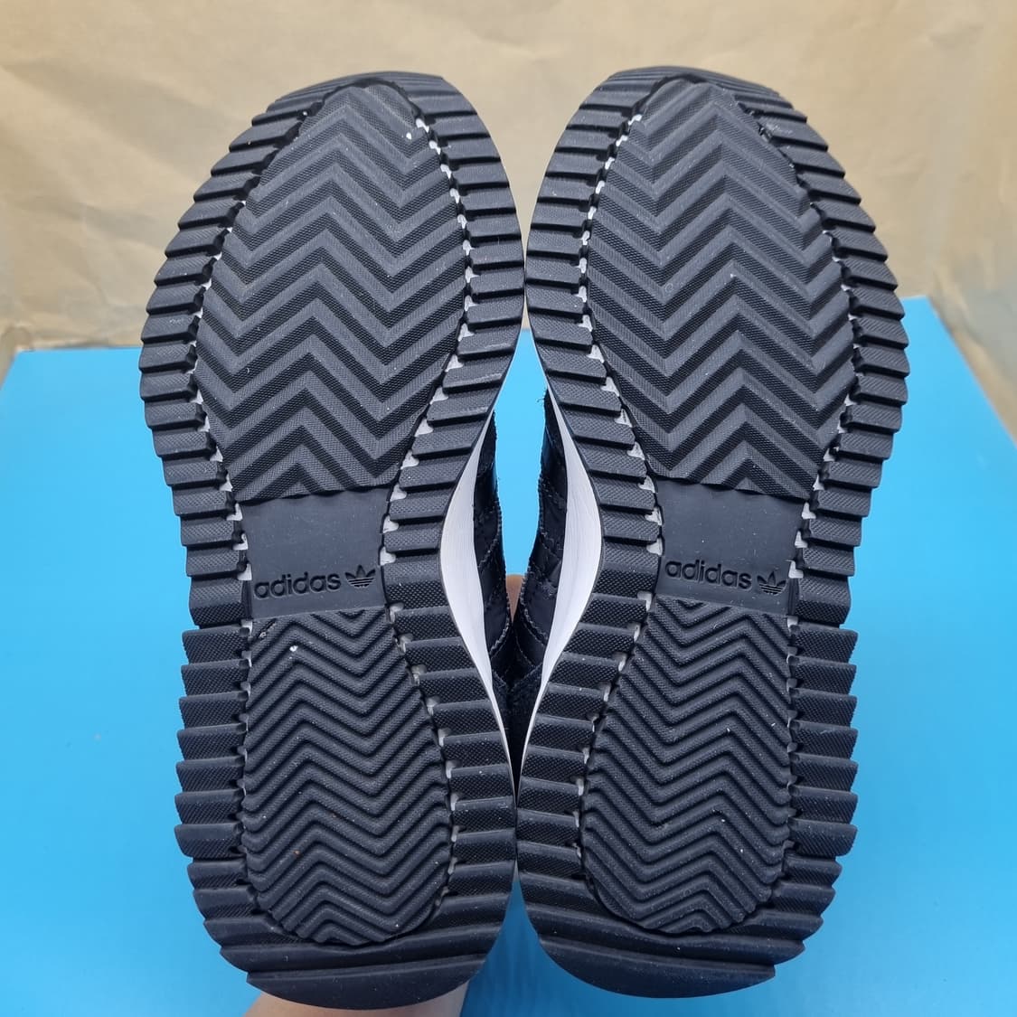 아디다스 레트로피 F2 여성운동화240  상품이미지3