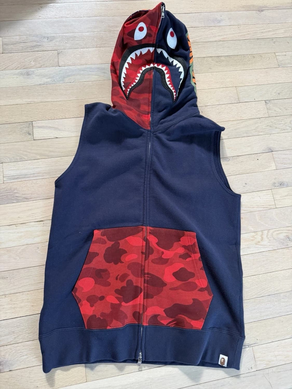 베이프 컬러 카모 후드 슬리브리스 샤크 레드 네이비 상품이미지1