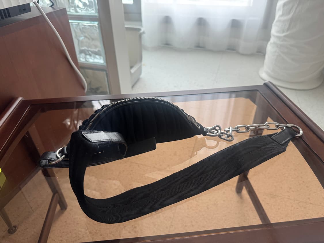 알렉산더왕 벨트백 로제착용라인 상품이미지4