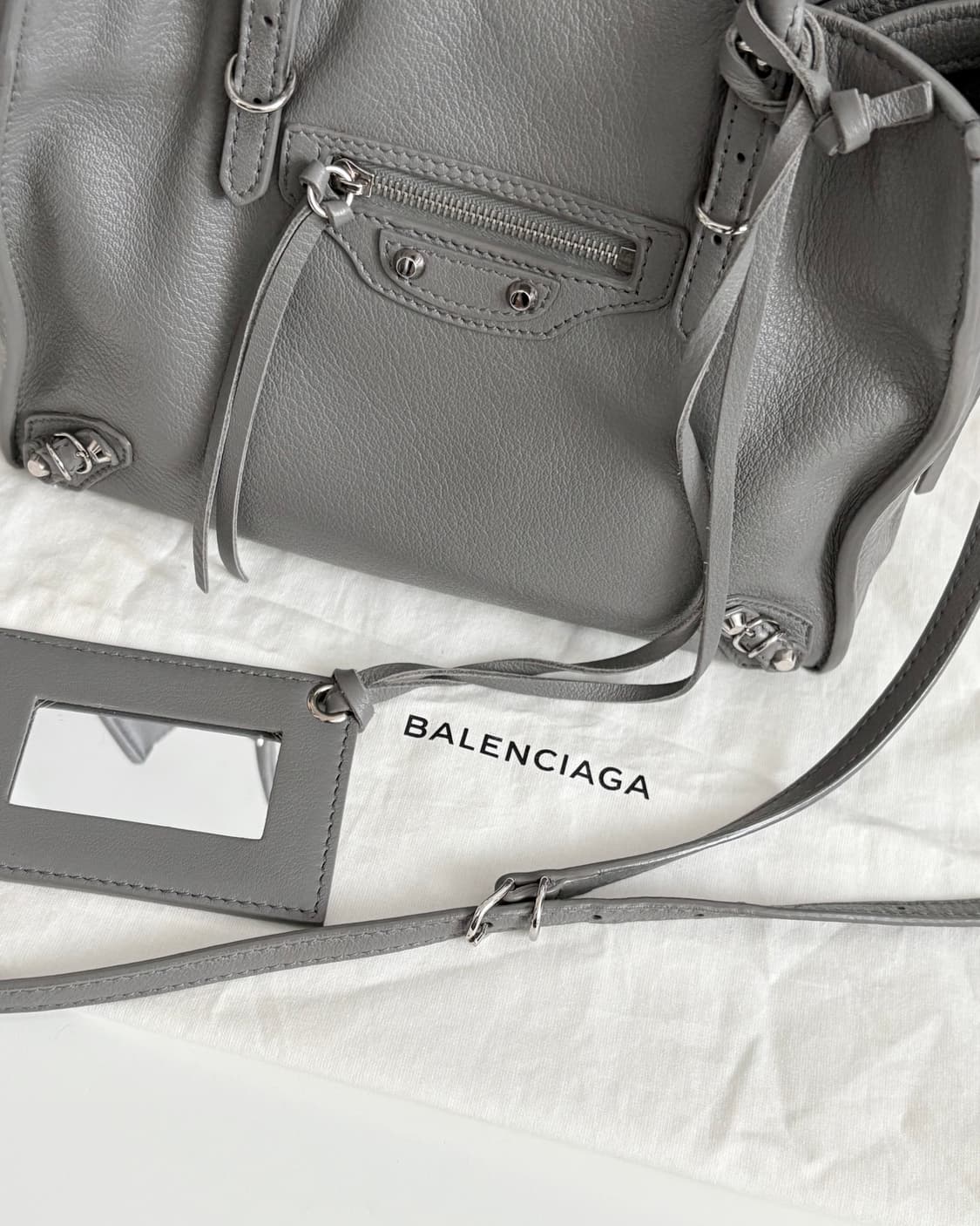BALENCIAGA 발렌시아가 파피에르 A4 숄더백 상품이미지8