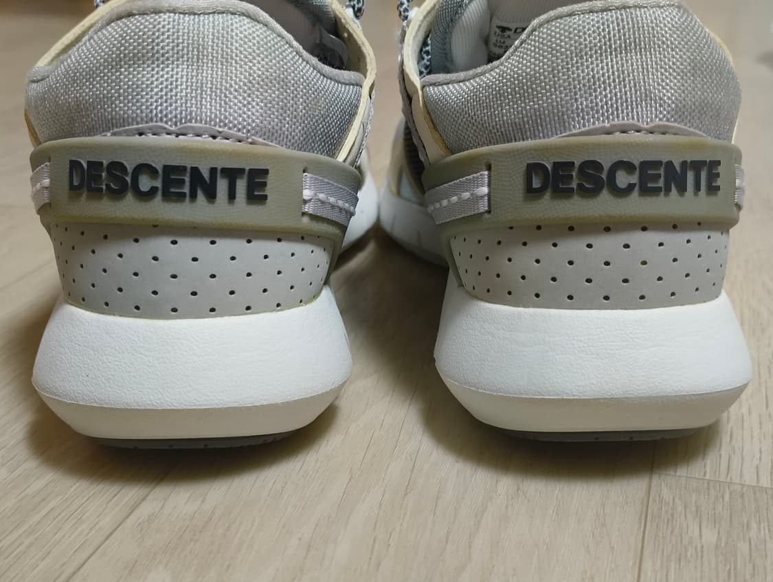 데상트 스니커즈 220사이즈 상품이미지4