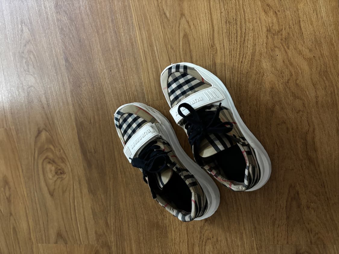 버버리 스니커즈 250 상품이미지1