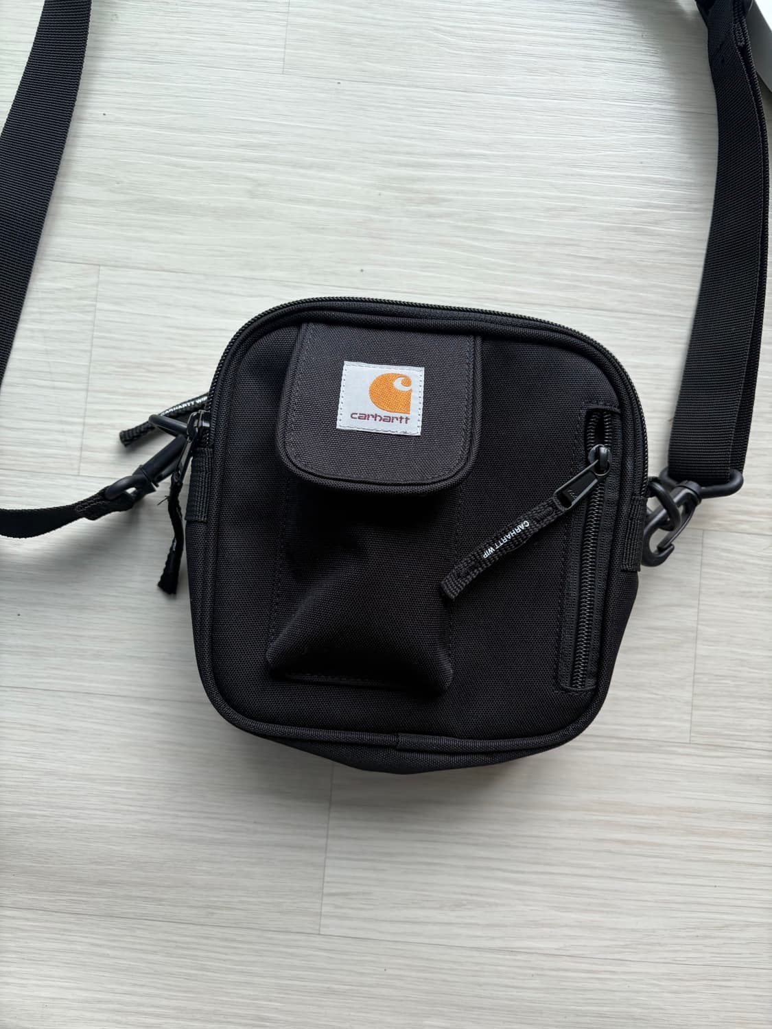 칼하트 에센셜백 크로스백 상품이미지1