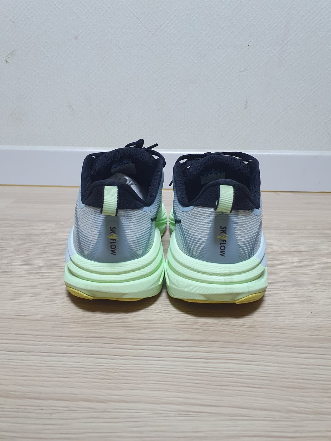 호카 스카이플로우 와이드 러닝화 265 상품이미지5