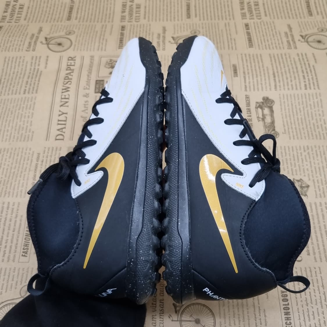 나이키 주니어 팬텀 루나 2 풋살화 235 상품이미지5