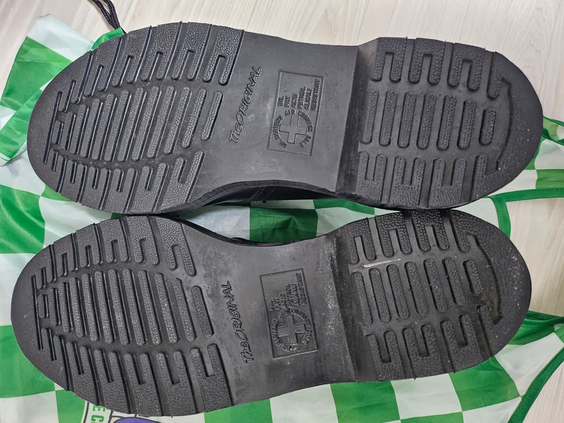 닥터마틴 1461 3홀 모노 블랙 42 상품이미지5