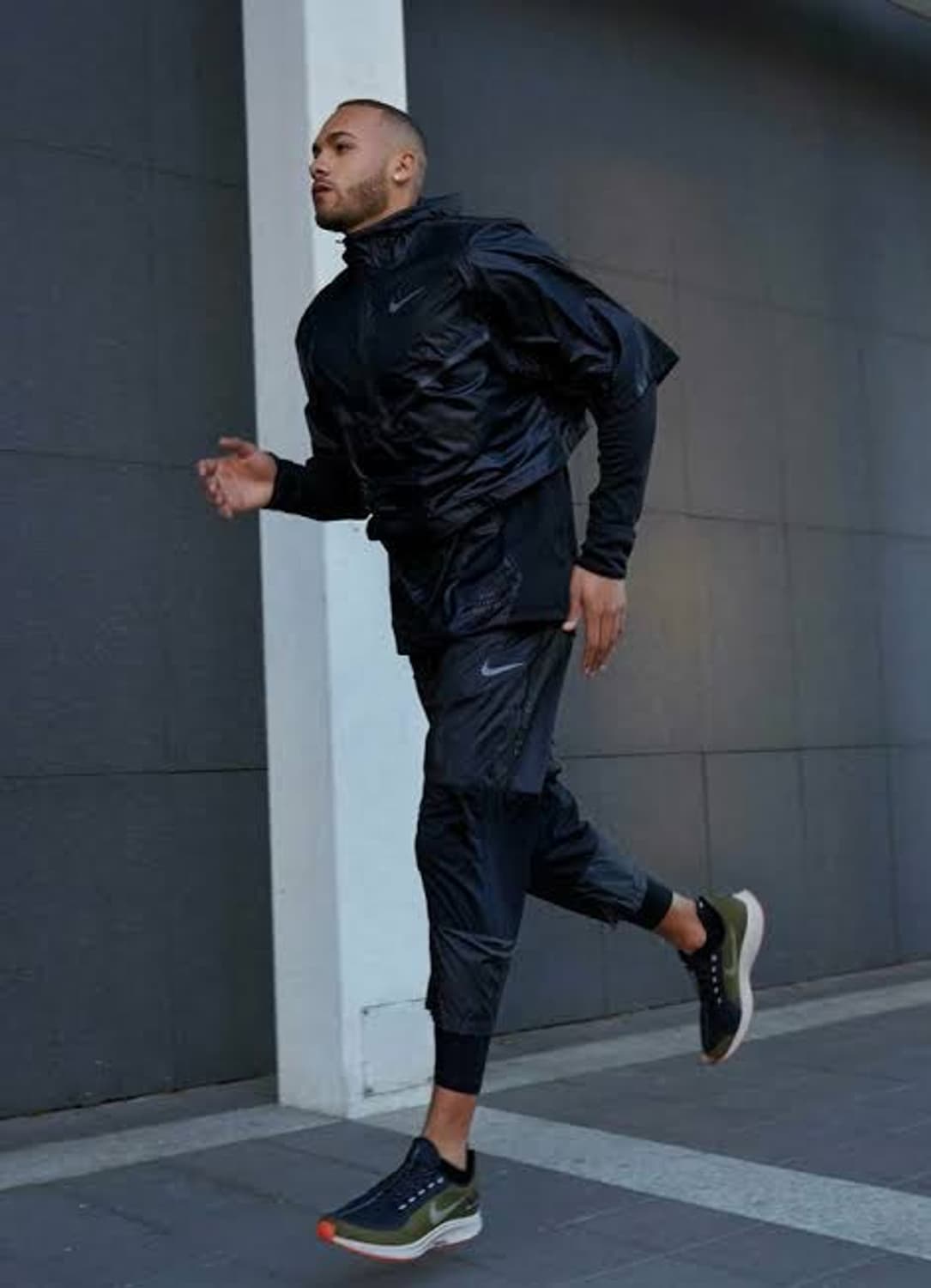 희귀템 나이키 러닝디비전 트랜스폼 탑(카키) 95 M 상품이미지10