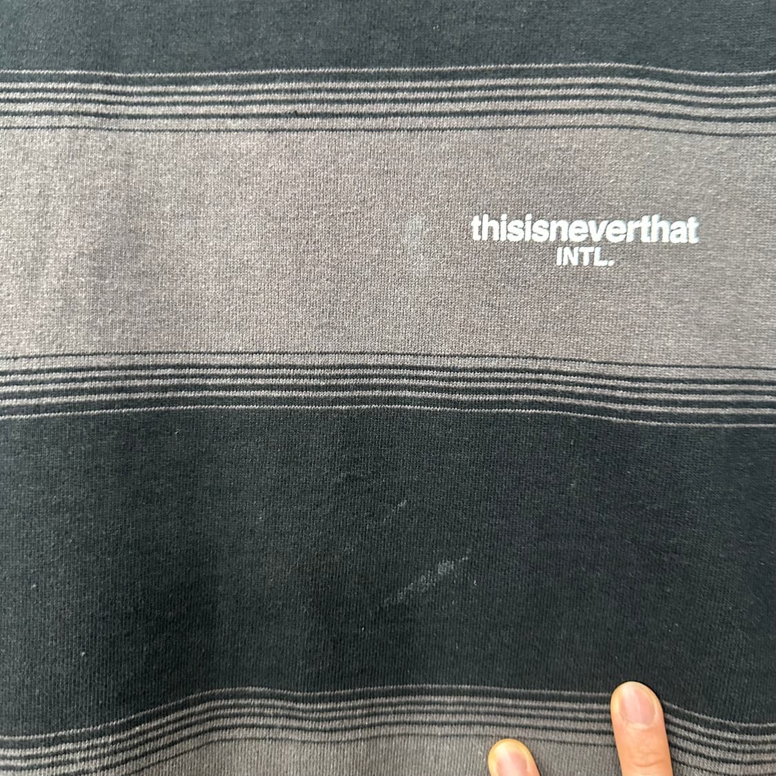 디스이즈네버댓 스트라이프 맨투맨 상품이미지6