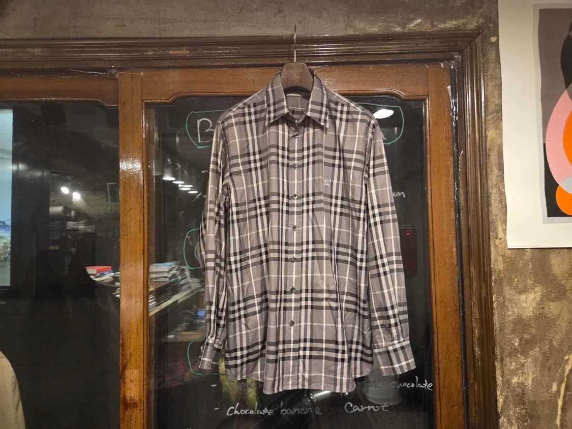 버버리 클래식 셔츠 상품이미지1