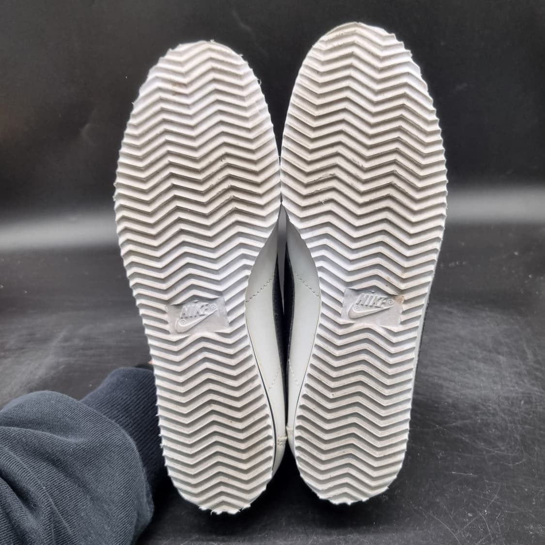 나이키 코르테즈 흰검 운동화245 상품이미지3