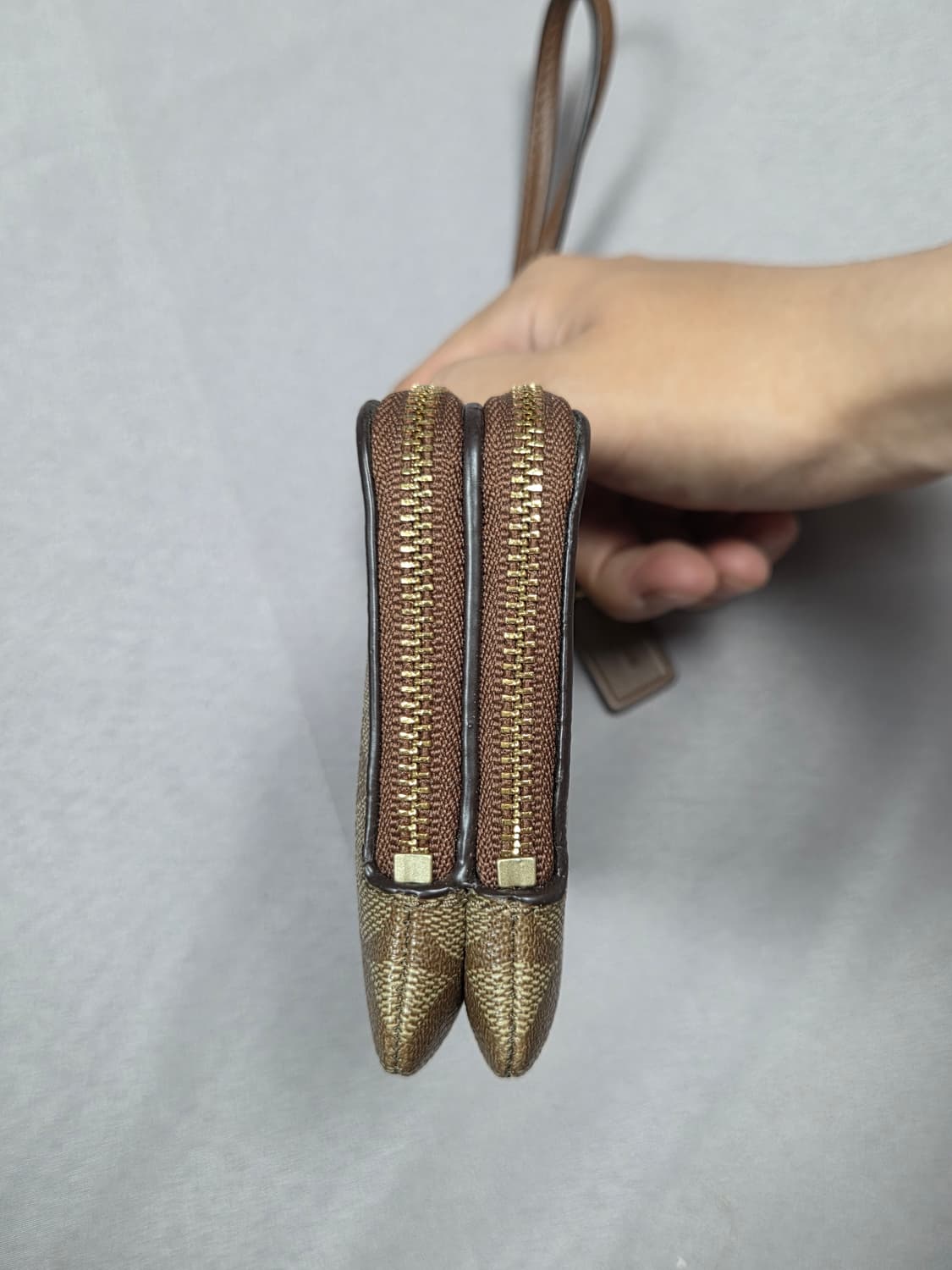 [코치] 시그니처 더블 지퍼 코너 리스트릿 | G00015 상품이미지3