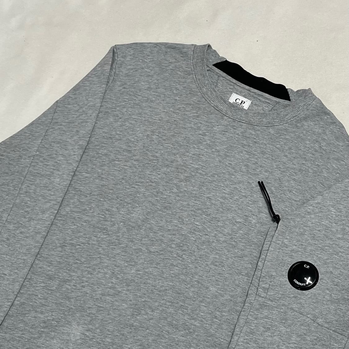 L C.P컴퍼니 라운드넥 렌즈 맨투맨 상품이미지1