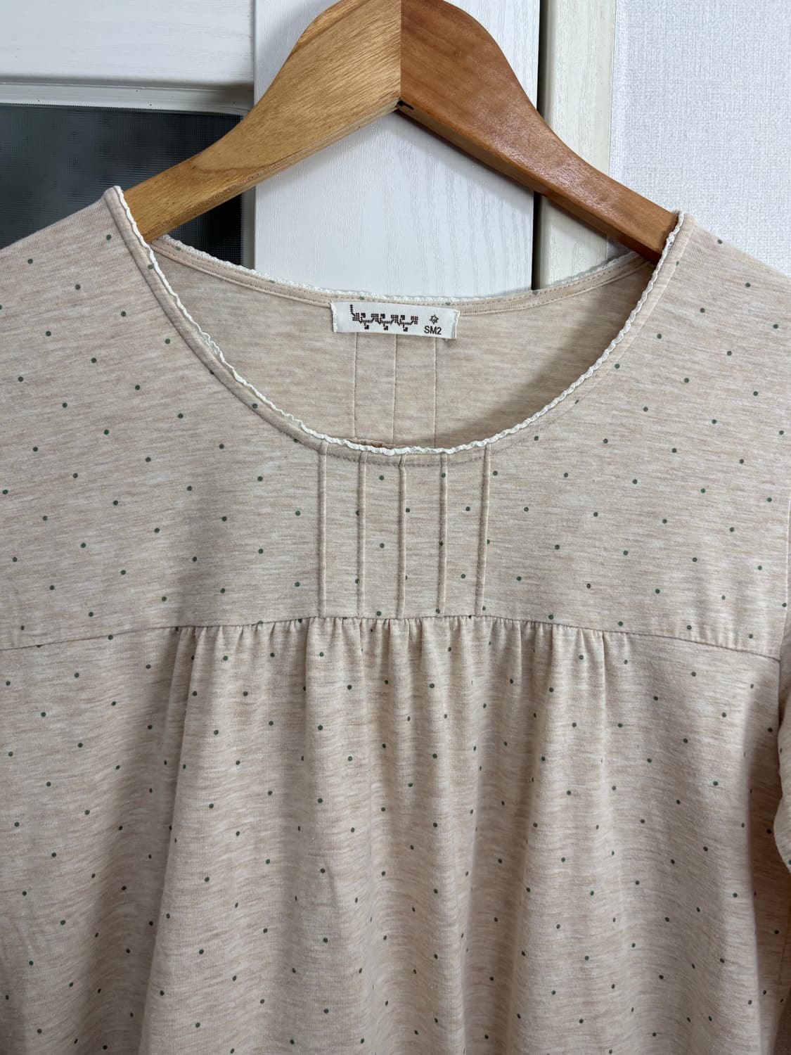 베이지 도트 긴소매 티셔츠 상품이미지3