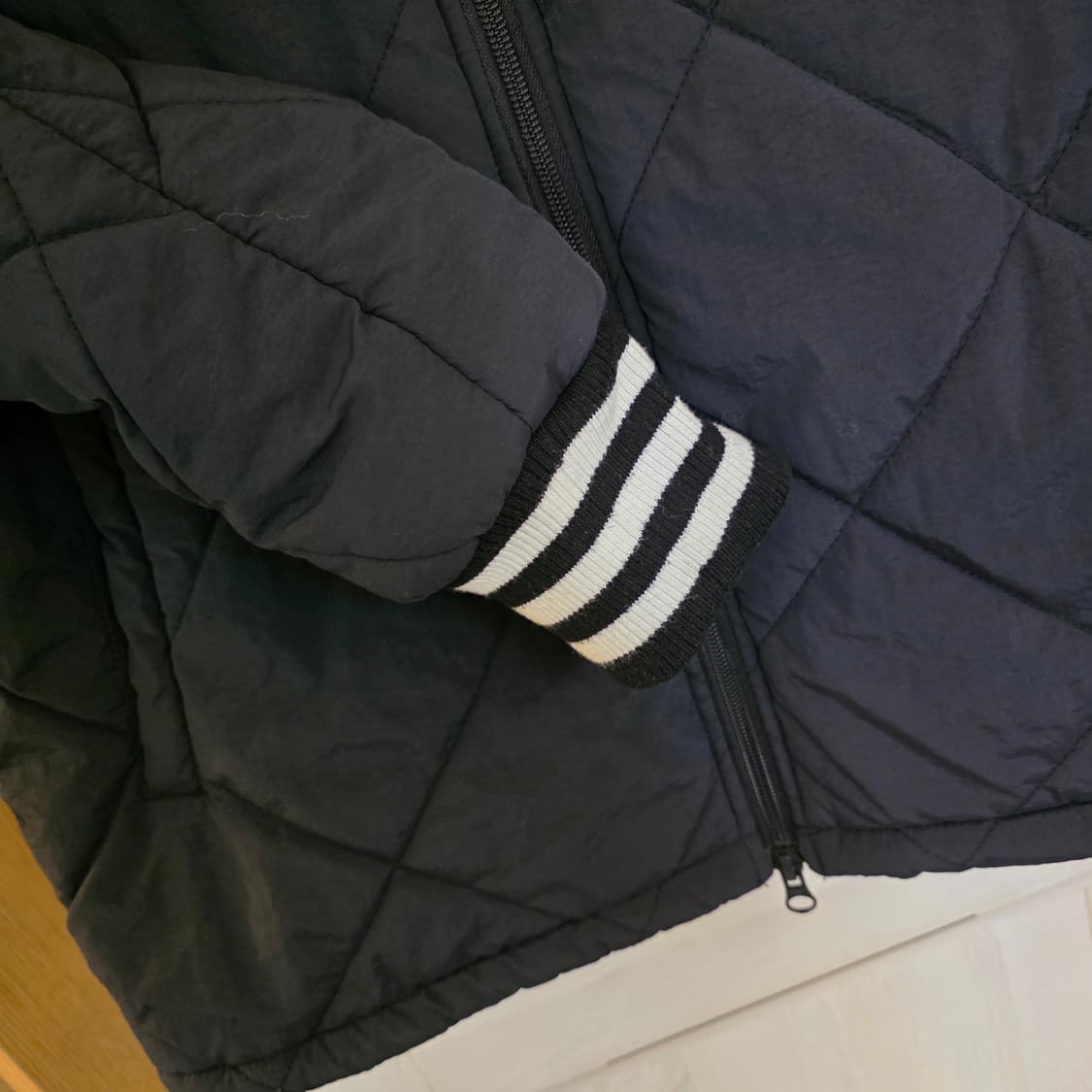 아디다스 블랙 퀼팅 자켓 상품이미지6