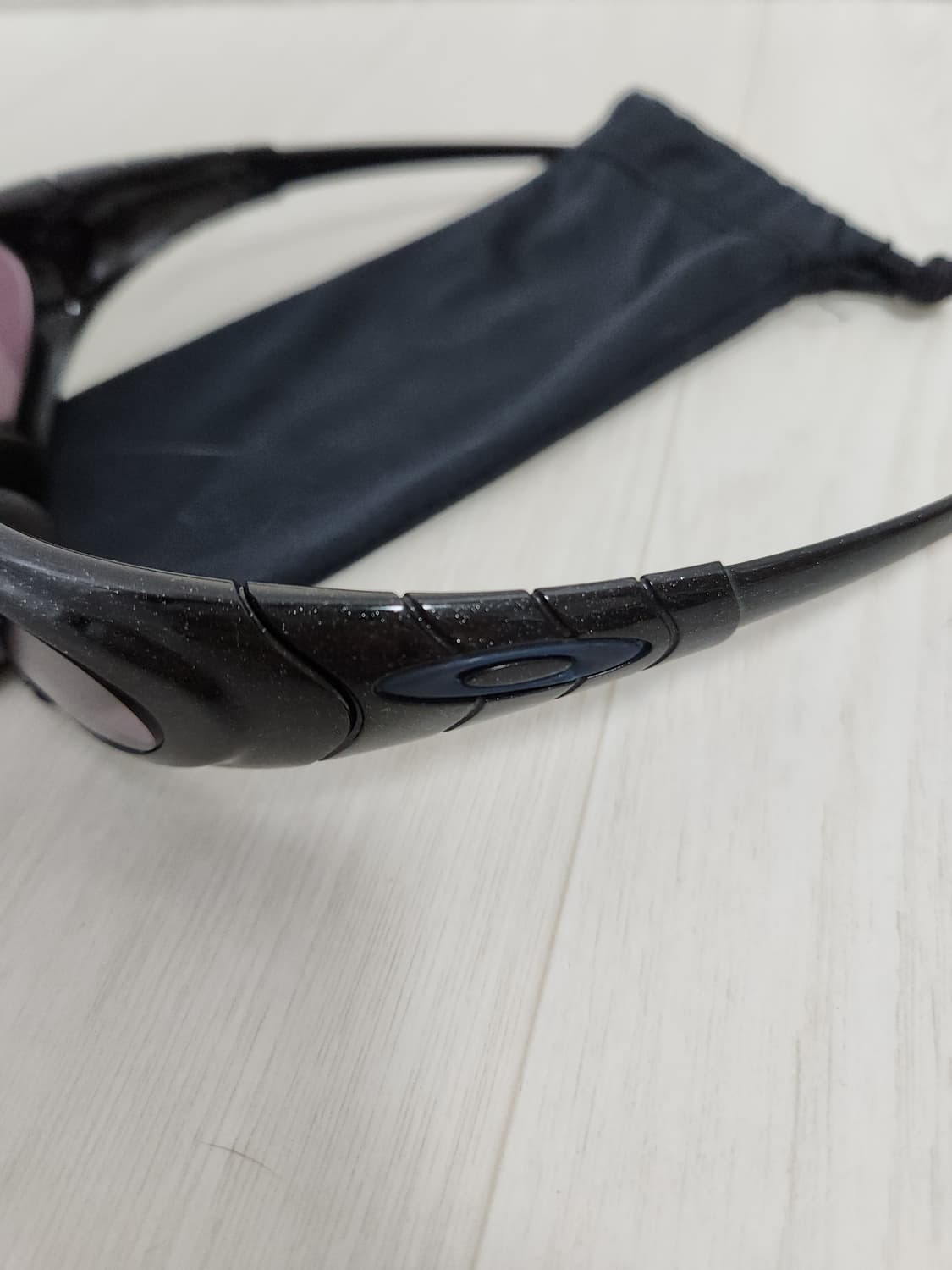 오클리 아이자켓 2.0 메탈릭 블랙 빈티지 상품이미지2