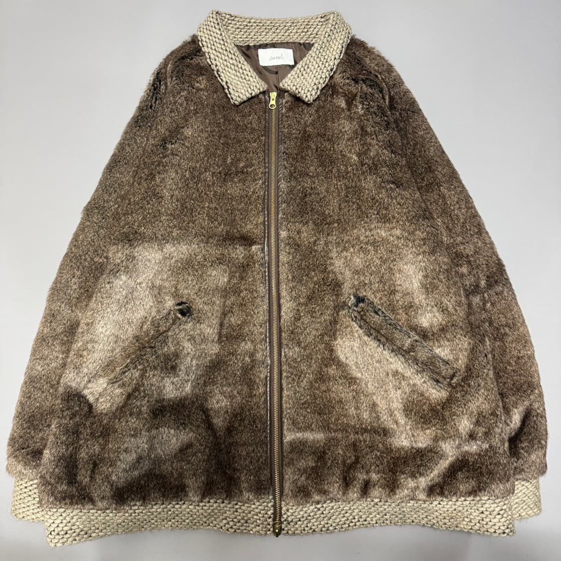 소어트(soerte) 브라운컬러 아크릴 폴리에스터 혼방 도킹 퍼 자켓 상품이미지8