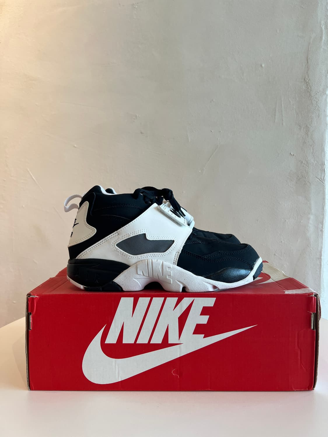 (235) 나이키 에어 다이아몬드 터프 2 09 (GS) '검흰' (40 상품이미지8