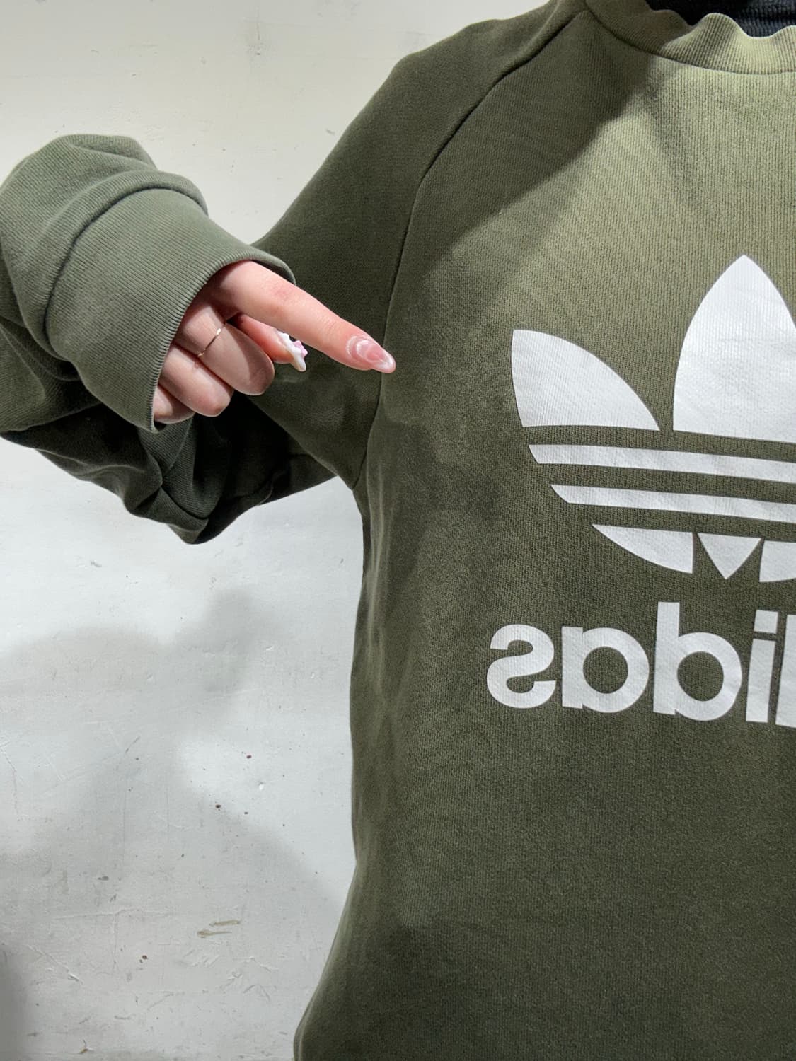 아디다스 카키 화이트 빅 로고 스웻 셔츠 맨투맨 M 상품이미지4