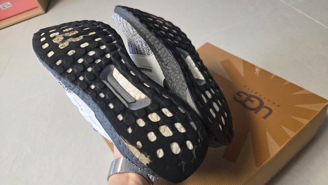 아디다스 울트라 부스트 4.0 쿠키앤크림 상품이미지5