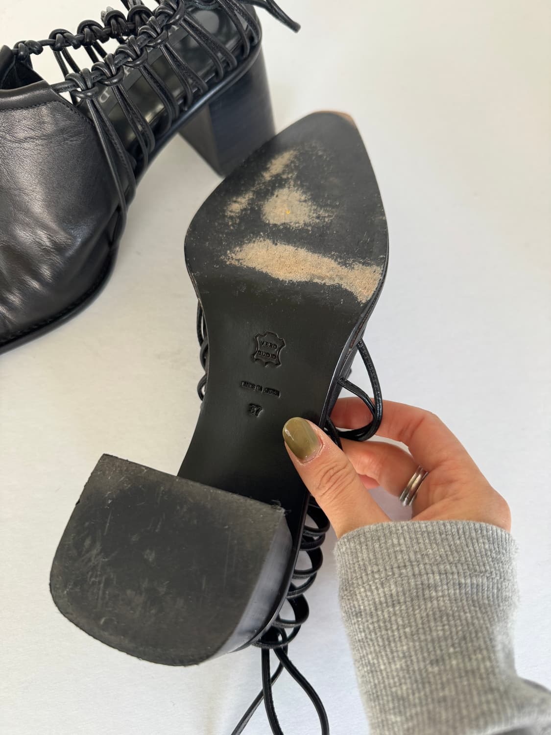 UNTISHOLD 레이스업 포인티드 투 힐 상품이미지4