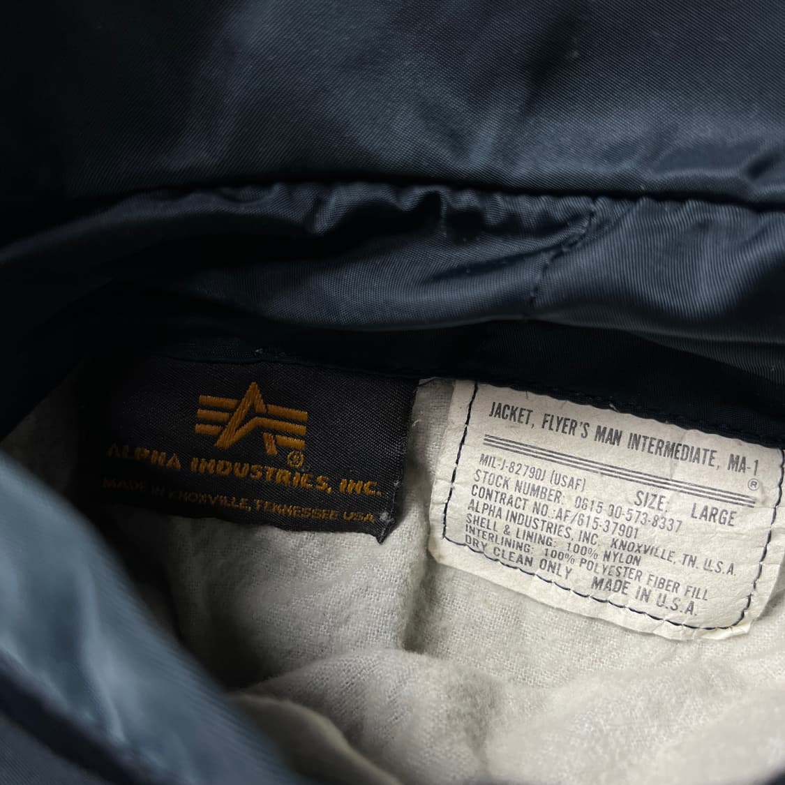 90s Alpha Industries MA-1 Flight Jacket 상품이미지5