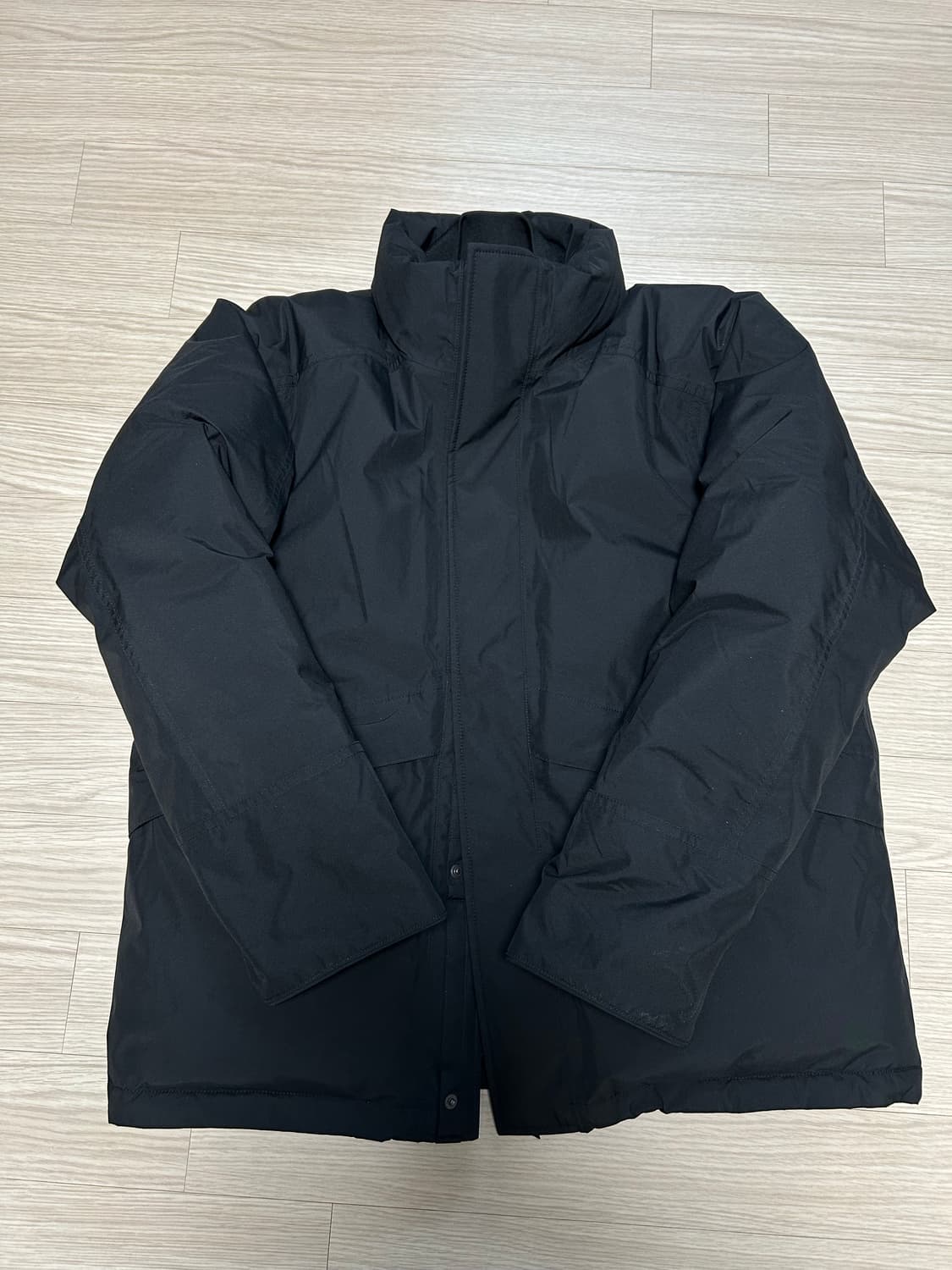25FW 나나미카 고어텍스 숏다운 블랙 M사이즈 상품이미지1
