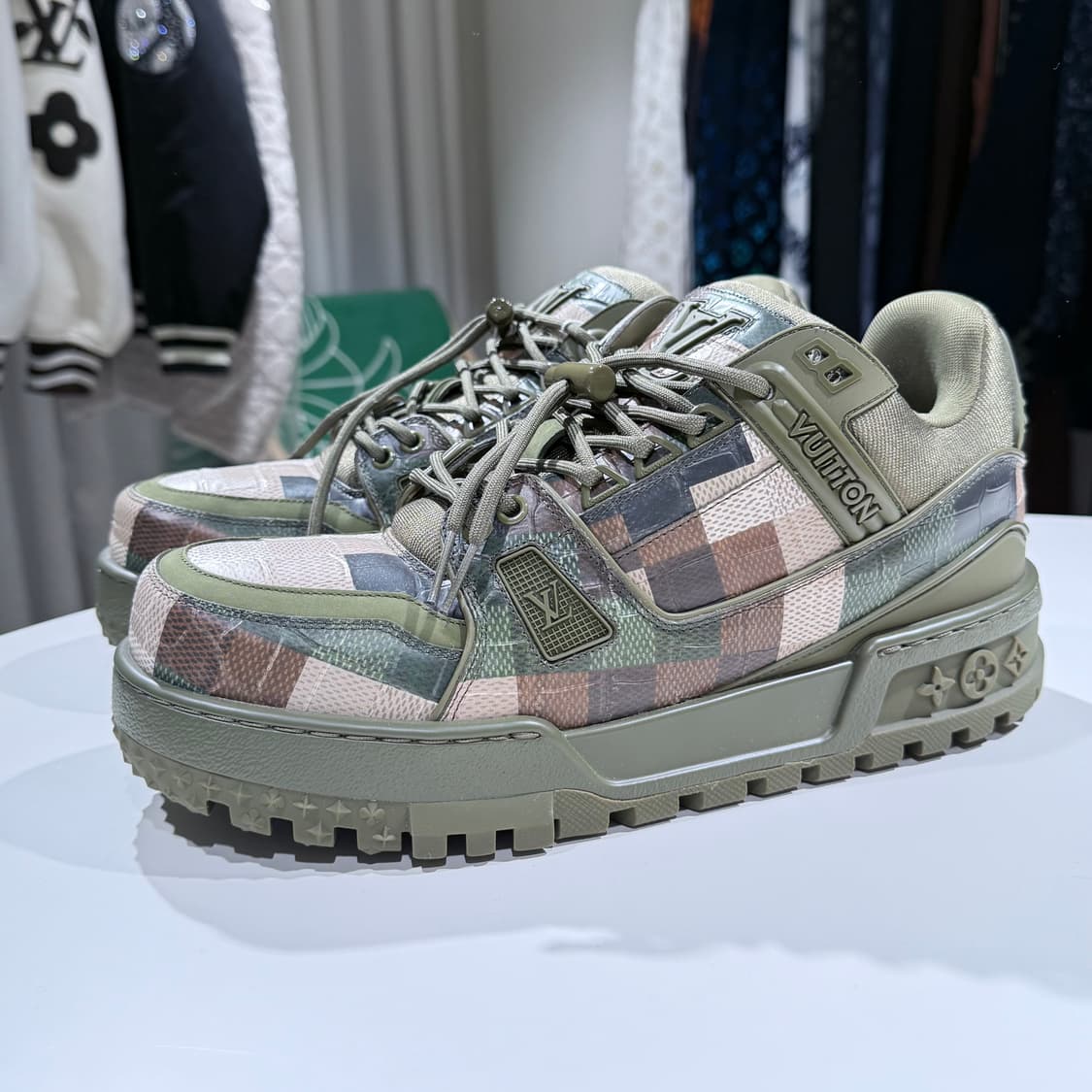 8 / 루이비통 LV 트레이너 카모 플라쥬 맥시 스니커즈 상품이미지2