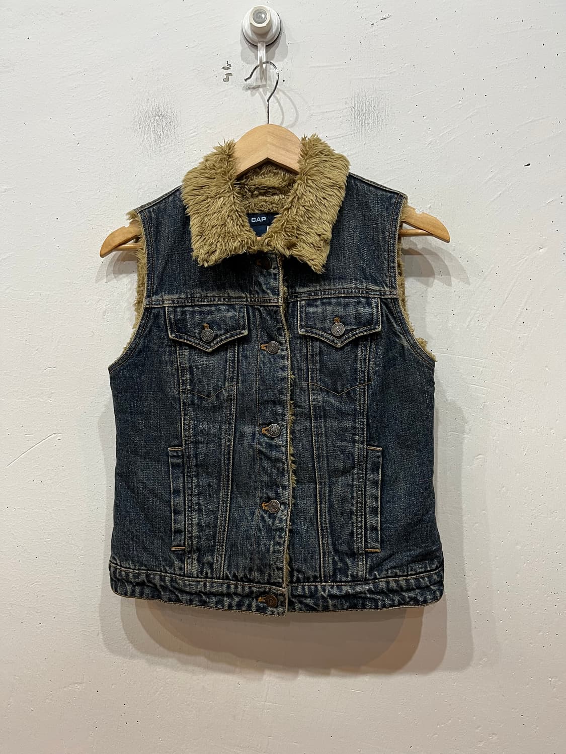 GAP y2k 퍼 데님 베스트 조끼 우먼즈 상품이미지1