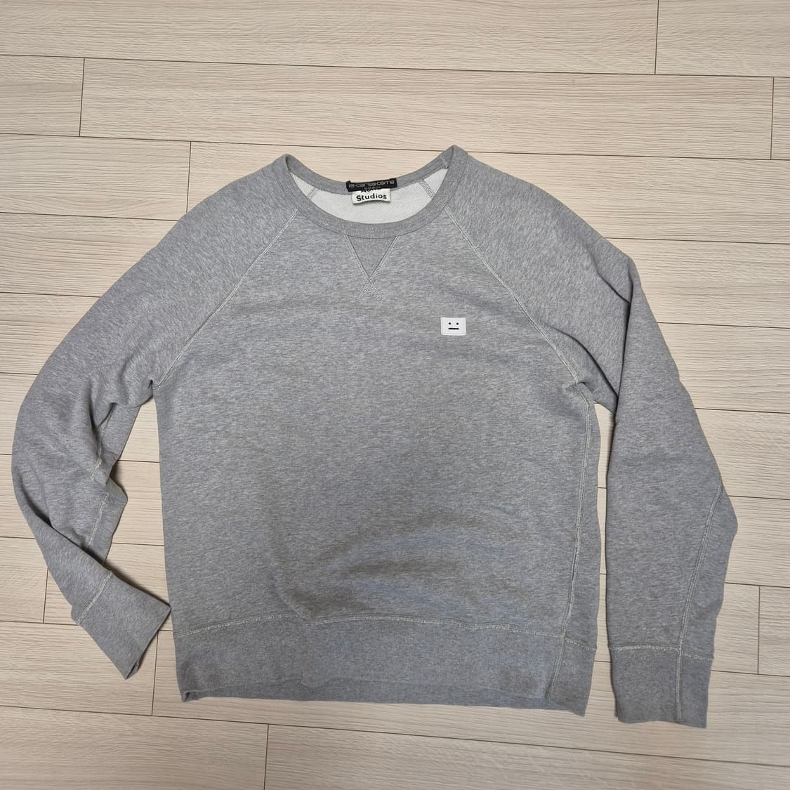 아크네 컬리지 맨투맨 상품이미지1