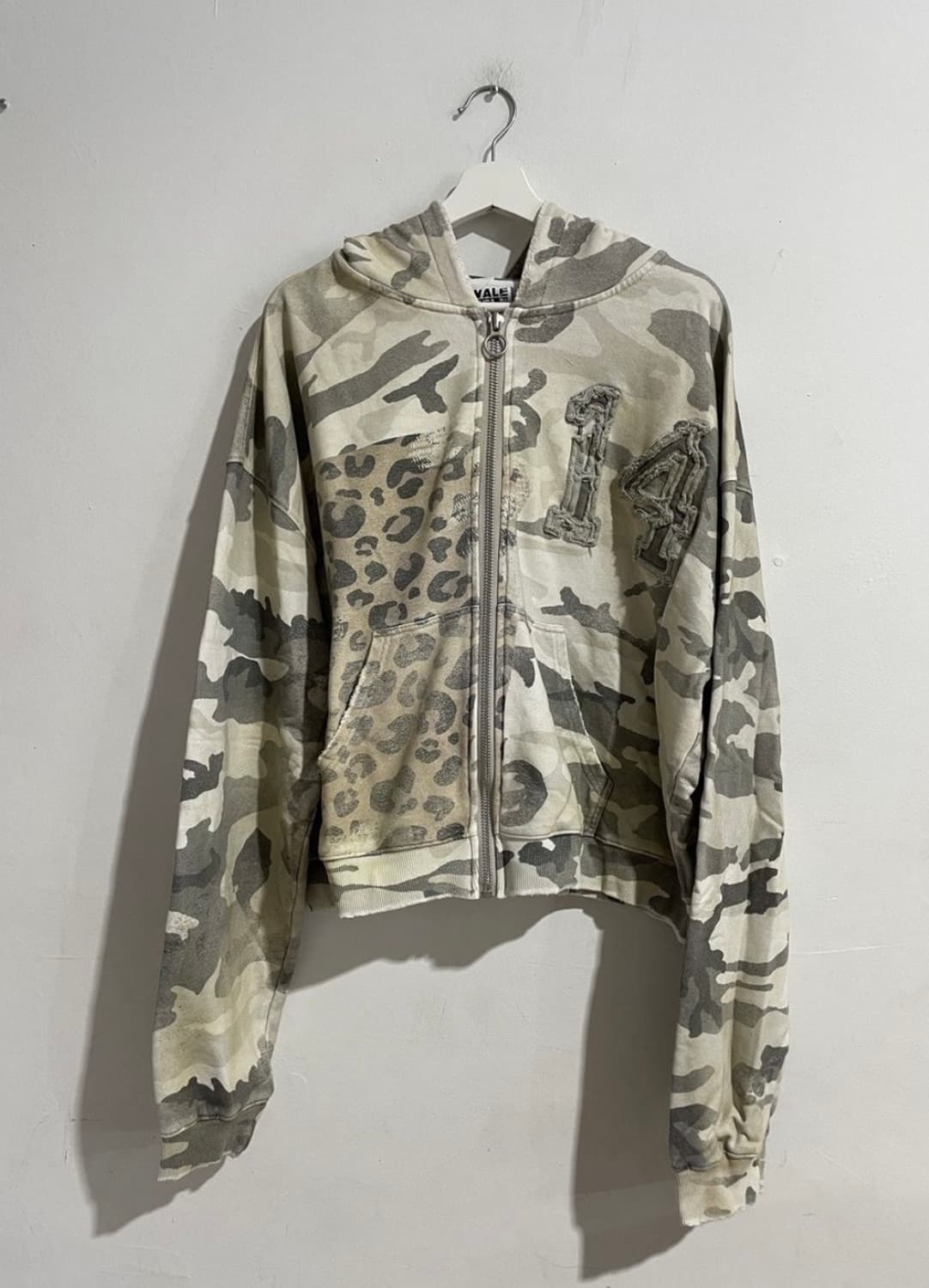 Vale Forever 크롭 집업 후드 L사이즈 (정품, 새상품) 상품이미지1